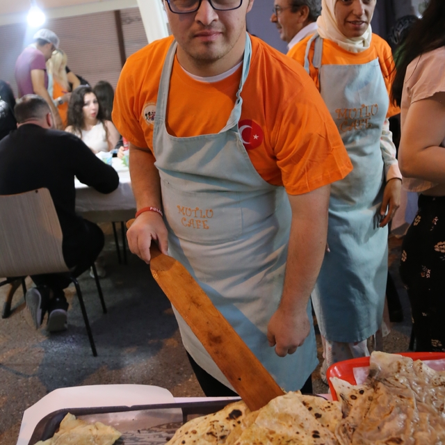 Kastamonu'nun etli ekmeğine özel bireylerin eli değdi