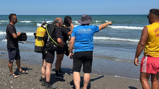 Samsun'da denize giren 2 gençten 1'i boğuldu, diğeri aranıyor