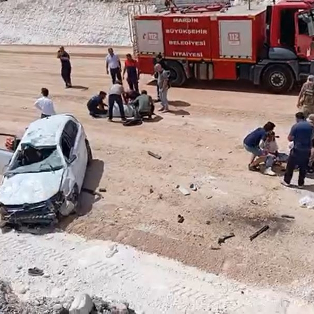 Mardin'de otomobil şarampole yuvarlandı: 1 ölü, 6 yaralı