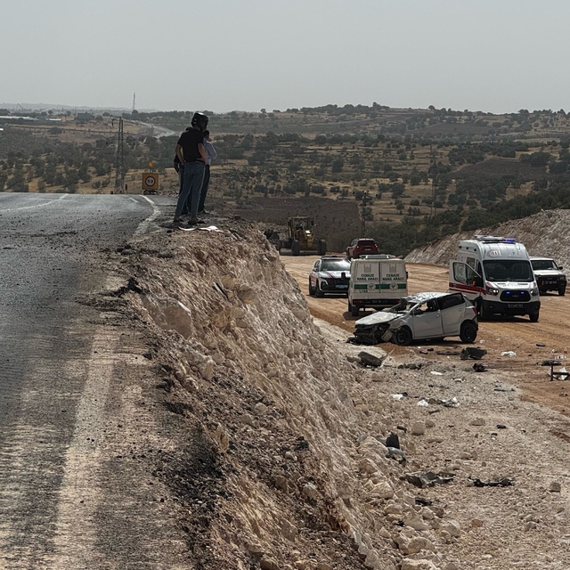 Mardin'de yan yola düşen otomobildeki 1 kişi öldü, 5 kişi yaralandı