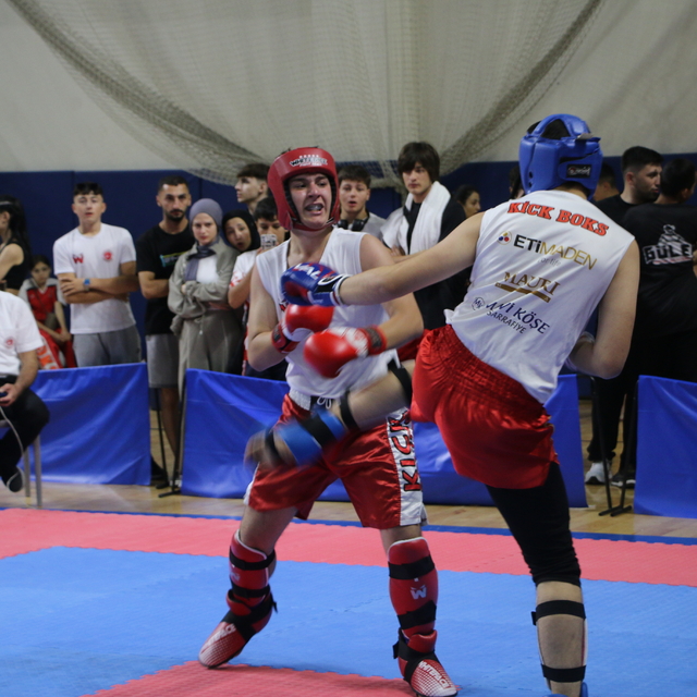 Kütahya'da Zafer Kupası Kick Boks Turnuvası düzenlendi