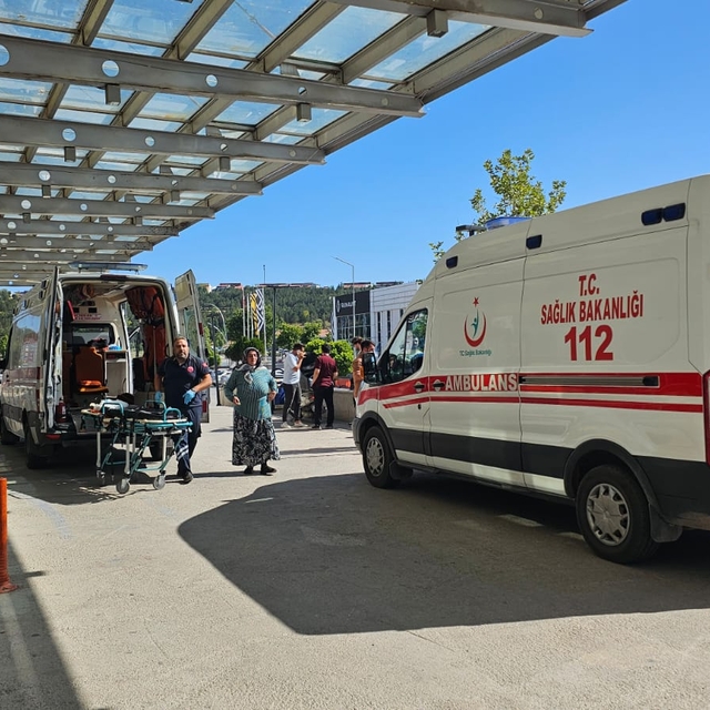 Çorum'da nefes borusuna yiyecek parçası kaçan 3 yaşındaki çocuk hayatını ka...