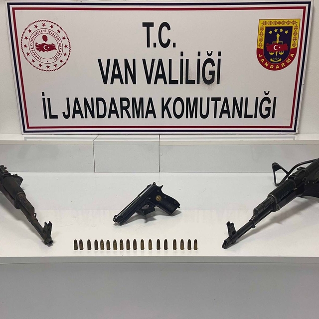 Van'da silah ve mühimmat ele geçirildi
