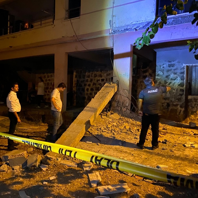 Diyarbakır'da bir evin balkonunun çökmesi sonucu 5 kişi yaralandı