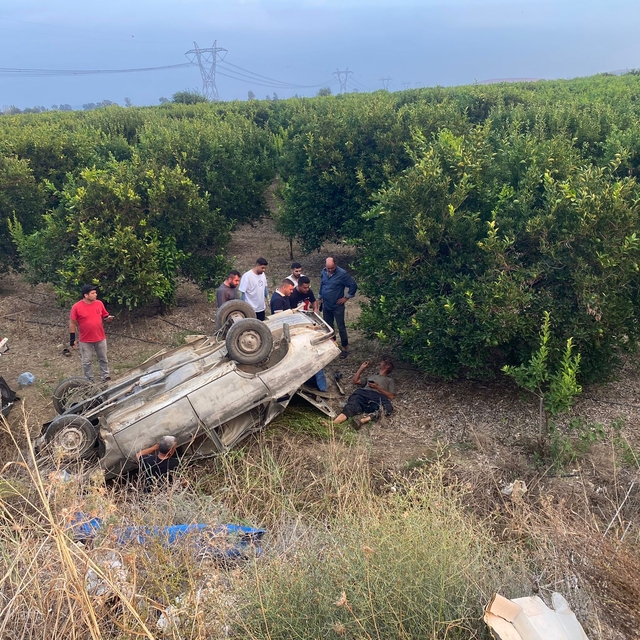 Adana'da iki otomobilin çarpıştığı kazada 2 kişi yaralandı