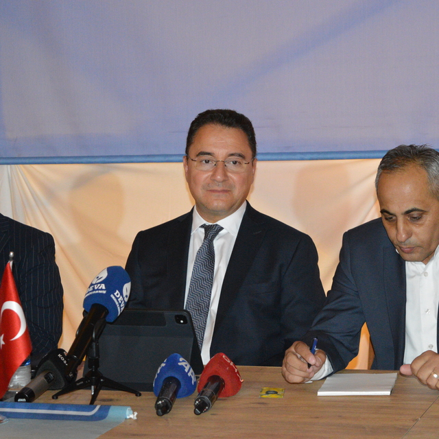 Ali Babacan: Türkiye'de terör ve şiddetin sona ermesi tarihi konu