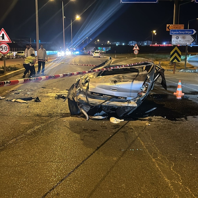 Sivas'ta otomobilin devrildiği kazada 1 kişi öldü, 1 kişi yaralandı