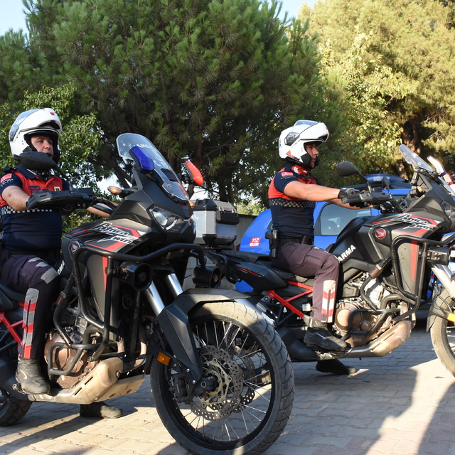 Aydın'da jandarma, incir ve zeytin bahçelerindeki hırsızlıkları önlemeye yö...