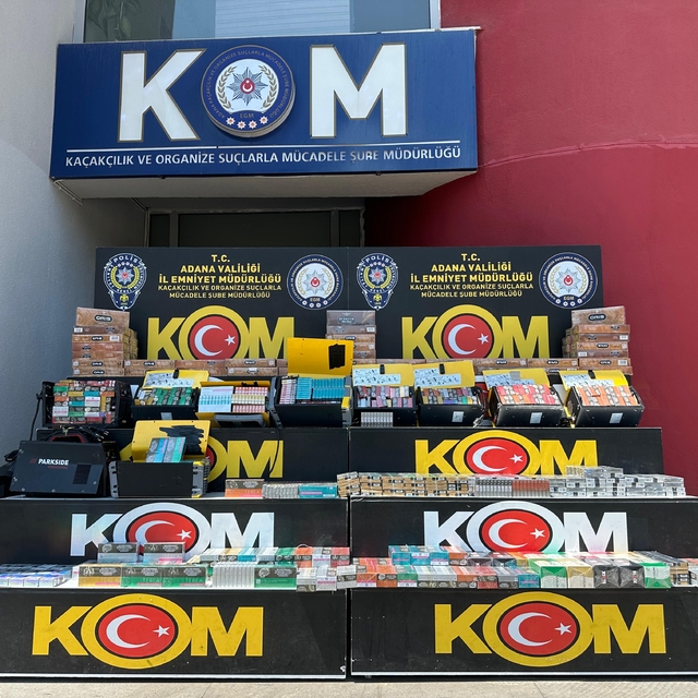 Adana'da kargo paketlerinde kaçak 1350 paket sigara ve 1900 elektronik siga...