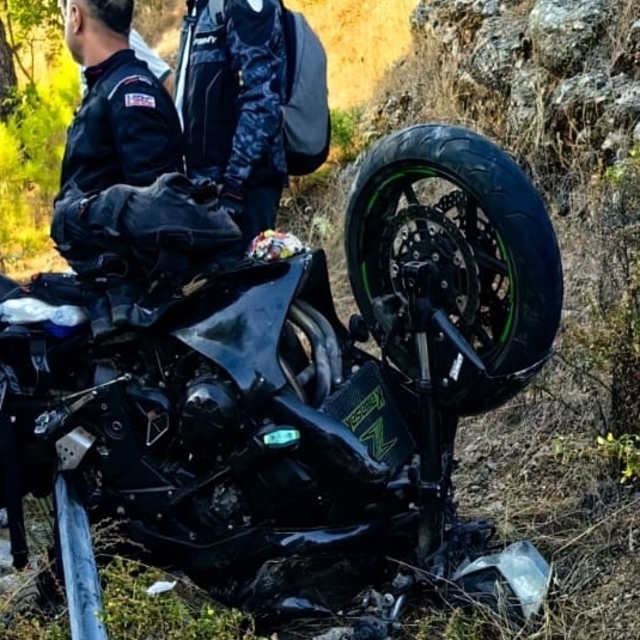 Muğla'da devrilen motosikletteki 1 kişi öldü, 1 kişi yaralandı