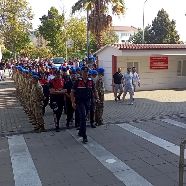 Haraç çetesi Dallas'a operasyon:13 tutuklama