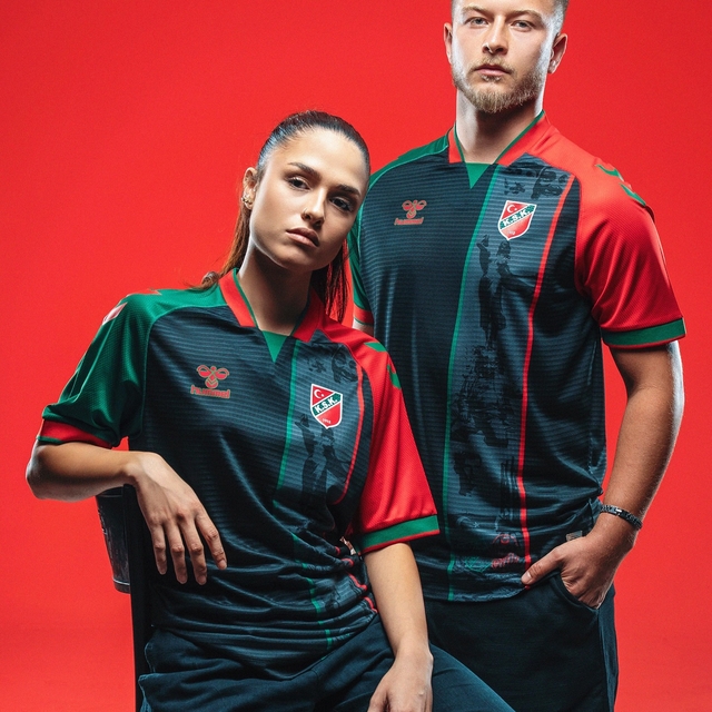 Karşıyaka'dan, Atatürk ve annesi Zübeyde Hanım için saygı forması