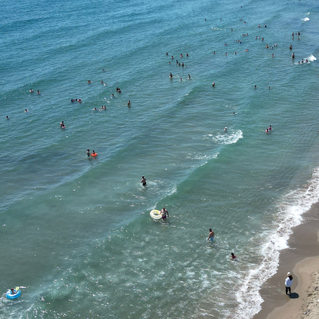 Deniz ve havuzda kirli suya maruz kalmak enfeksiyon riskini artırıyor