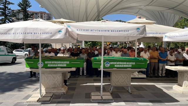 GÜNCELLEME - Kayseri'de kaldıkları çadırda karbonmonoksit gazından zehirlenerek ölen çift için tören düzenlendi