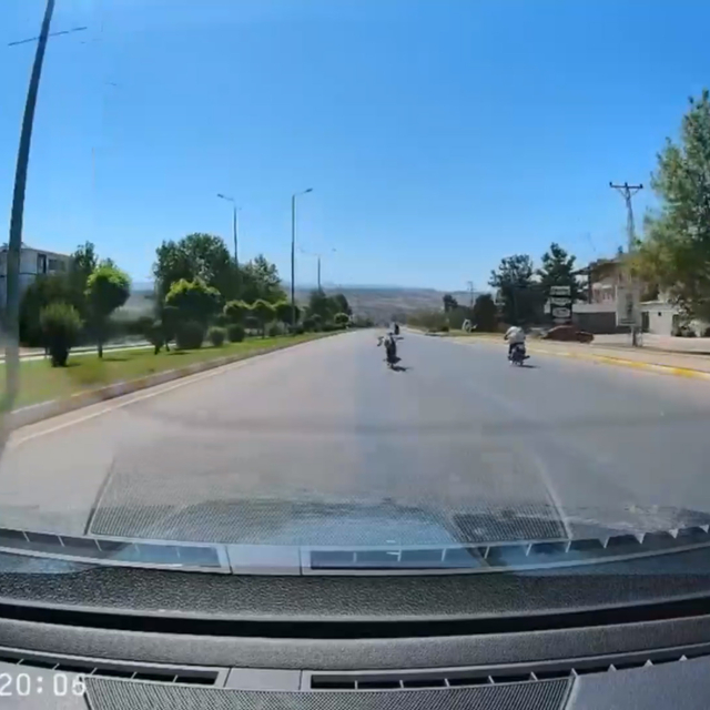 Yarışırken görüntülenen 2 motosiklet sürücüsüne para cezası