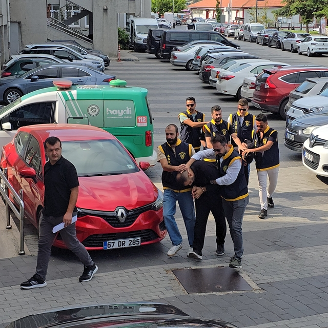 Zonguldak'ta ev kadınını 2 milyon 700 bin lira dolandıran 3 zanlı tutukland...