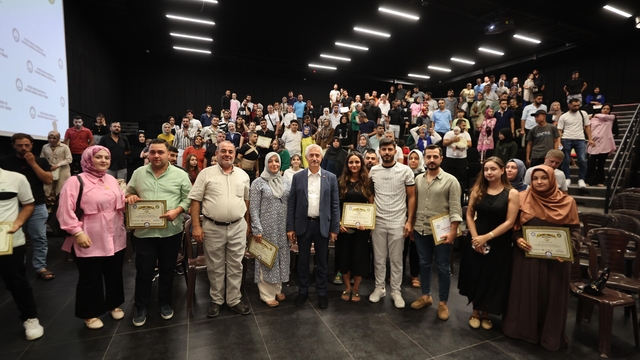 Gaziantep'te Evlilik Okulu Projesi'ni tamamlayan 481 çift sertifikalarını aldı