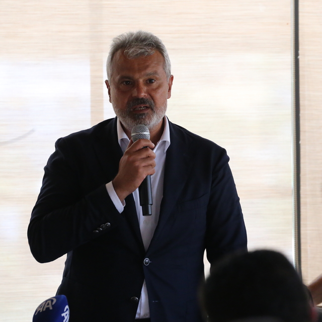 Hatay Stadyumu'nda onarım ve güçlendirme çalışmaları sürüyor