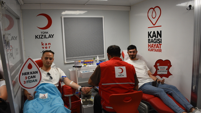 Samsun'da Türk Kızılay'ın "Hedef 1919: Hastaya Kan, Ormana Can" kampanyası başladı