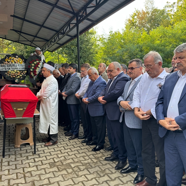 Eski Bakan Hasan Akyol, Bartın'da son yolculuğuna uğurlandı