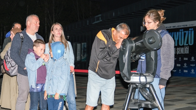 Uzay ve astronomi meraklıları Koaceli'deki "Gökyüzü Gözlem Şenliği"nde buluştu