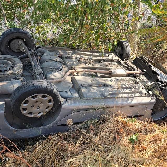 Bursa'da şarampole devrilen aracın sürücüsü yaralandı