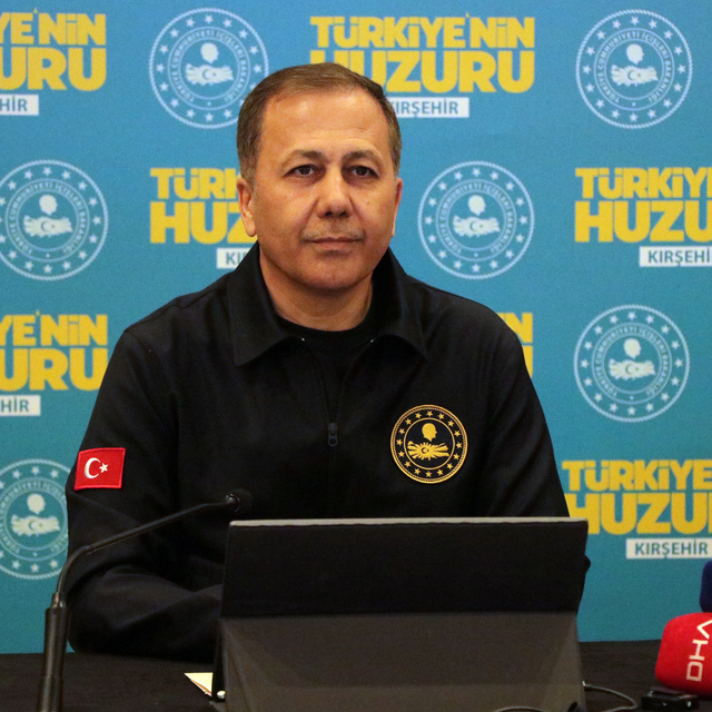 Bakan Yerlikaya: Kırmızı bültenle yurt dışında aradığımız 438 suçlunun ülke...