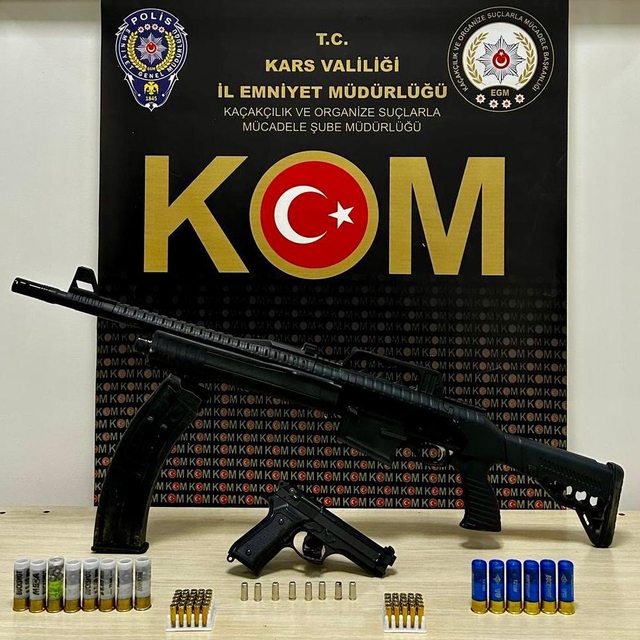 Kars'ta yasa dışı silah ticaretine yöneticilik 12 şüpheli yakalandı