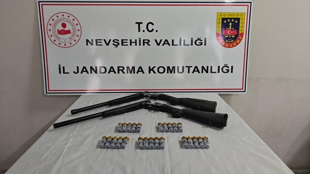 Nevşehir'de durdurulan araçta ruhsatsız 2 av tüfeği ele geçirildi