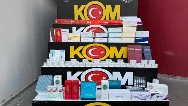 Adana'da evinde 334 ilaç ele geçirilen zanlı gözaltına alındı