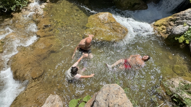 880 kilometre mesafeden 'şelale' serinliğine geldiler