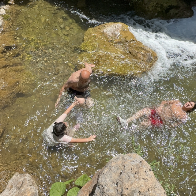 880 kilometre mesafeden 'şelale' serinliğine geldiler