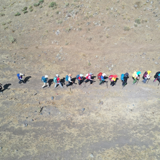 Dağcı kafileleri, mevsim geçişlerinin yaşandığı Ağrı Dağı'nda 3 günlük zorl...