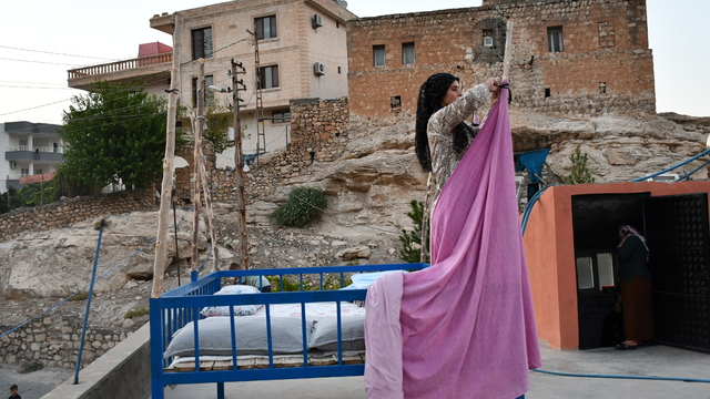 Mardin ve Batman'da sıcak havada "dam palas" keyfi