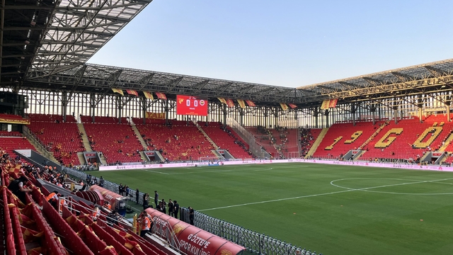 Göztepe'de Gürsel Aksel Stadı büyüyor