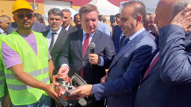 Bakan Kacır: Ekonomimiz büyümesini sürdürüyor