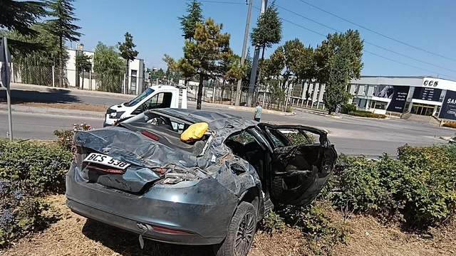 Eskişehir'de devrilen otomobildeki çocuk öldü, 4 kişi yaralandı