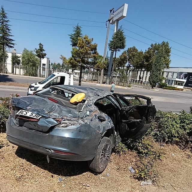 Eskişehir'de devrilen otomobildeki çocuk öldü, 4 kişi yaralandı