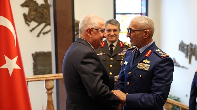Milli Savunma Bakanı Güler, BAE Genelkurmay Başkanı Korgeneral Al Mazrouei'yi kabul etti
