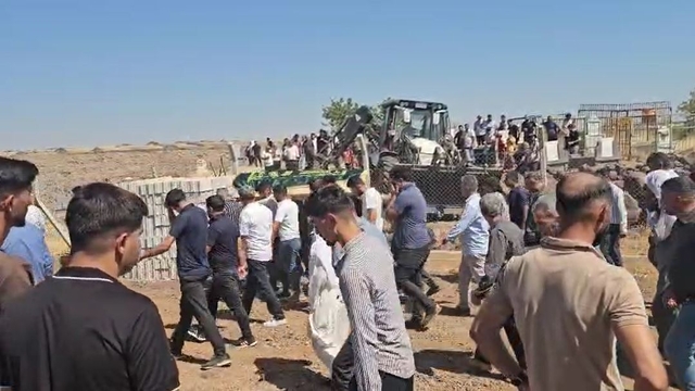 Dere yatağına düştüğü belirtilen Zeynep toprağa verildi (2)