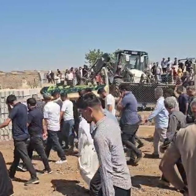 Dere yatağına düştüğü belirtilen Zeynep toprağa verildi (2)