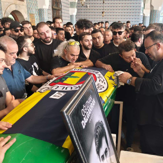 Sosyal medya yayıncısı 'Jrokez', son yolculuğuna uğurlandı