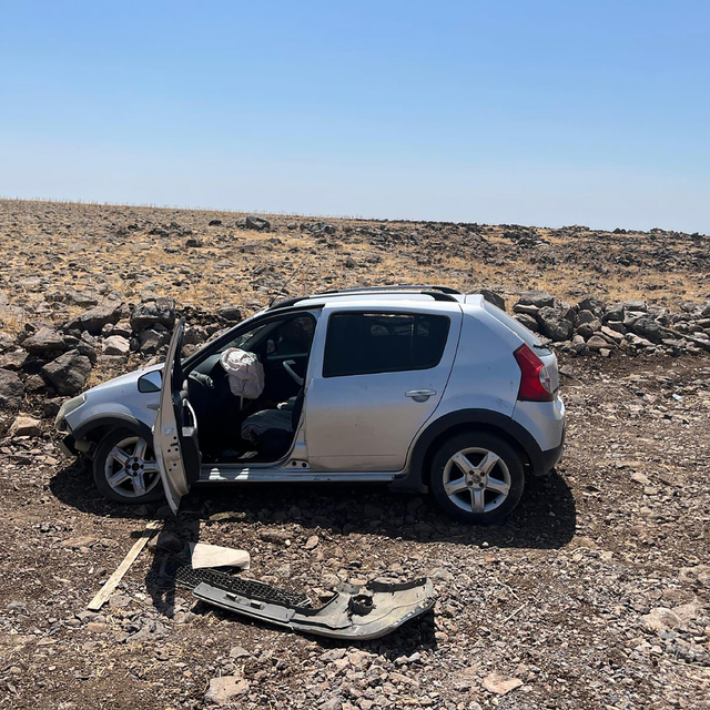 Şanlıurfa'da devrilen otomobildeki 2 kişi yaralandı
