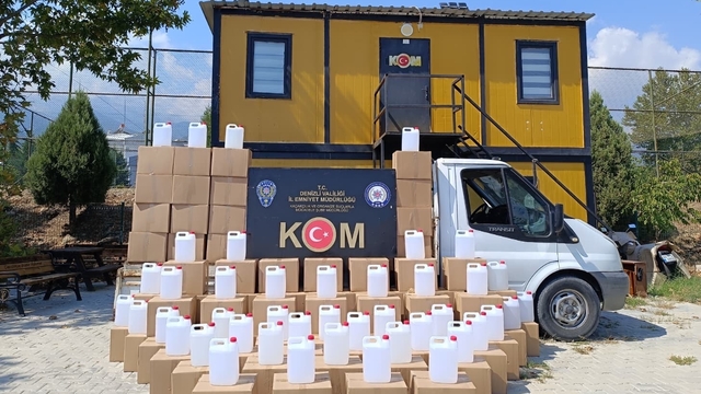 Denizli'de kaçakçılık operasyonunda 3 zanlı yakalandı