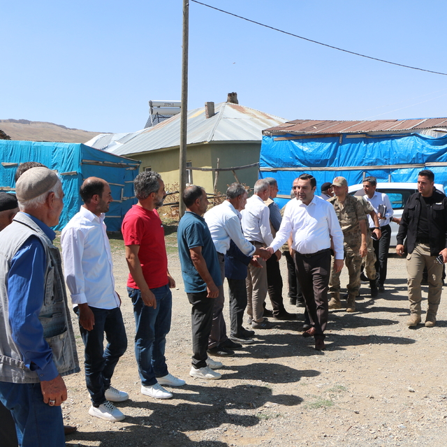 Karlıova Kaymakamı Bıçak'tan köy ziyaretleri