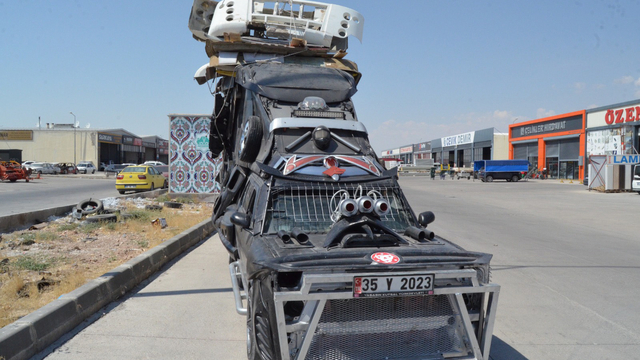 Bilim kurgu filmlerindeki gibi modifiyeli araç