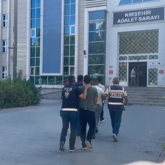 Emekli kadını 'polisiz' diyerek dolandıran 3 şüpheli tutuklandı