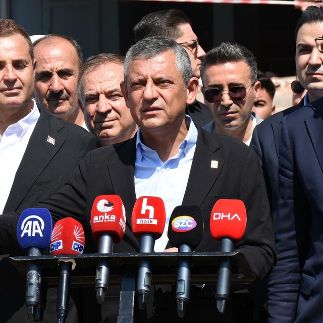 Özgür Özel: Sındırgı'nın bir beklentisi var; buranın hızlıca afet bölgesi i...