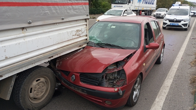 Samsun'da otomobille kamyonetin çarpıştığı kazada 2 kişi yaralandı