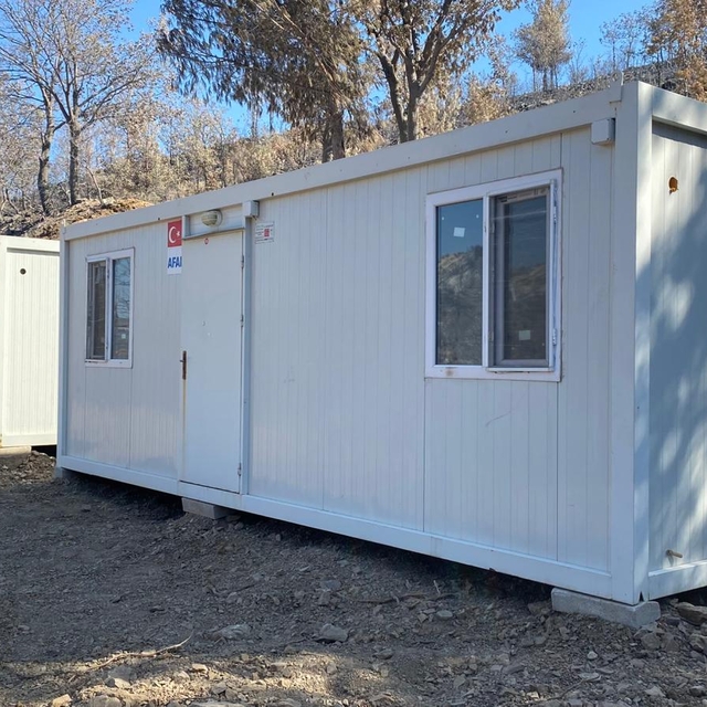 Silifke'de yangınzedeler için konteynerler kuruluyor